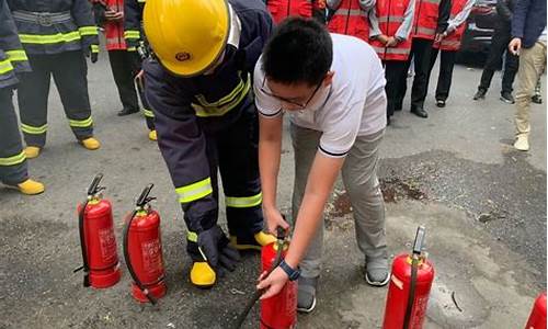 物业中心组织消防安全知识培训(物业进行消防安全培训)